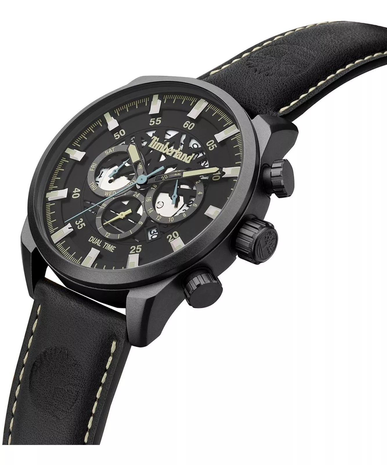  Reloj multifunción para hombre Timberland Henniker III TDWGF2100601 de acero inoxidable negro con correa de cuero oscuro grabado sobre un fondo rústico.